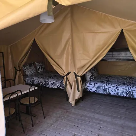 Luxury tent Clos Des Monts Tente Safari R *