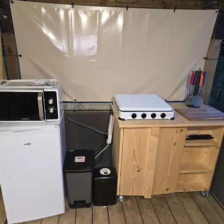 Clos Des Monts Tente Safari R Luxuszelt Saint-Martin-des-Besaces